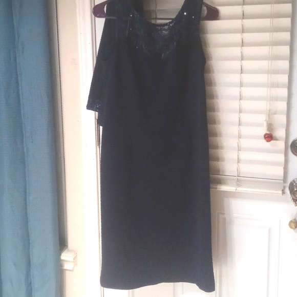 Maya Brooke Dress - Picture 1 of 5
